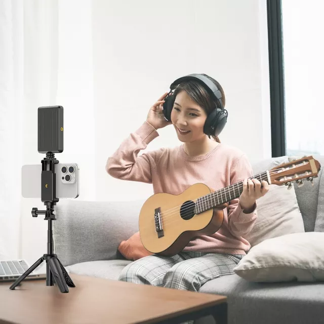 Apexel Mini ausziehbares Stativ mit LED-Licht und Adapter für Action-Kamera