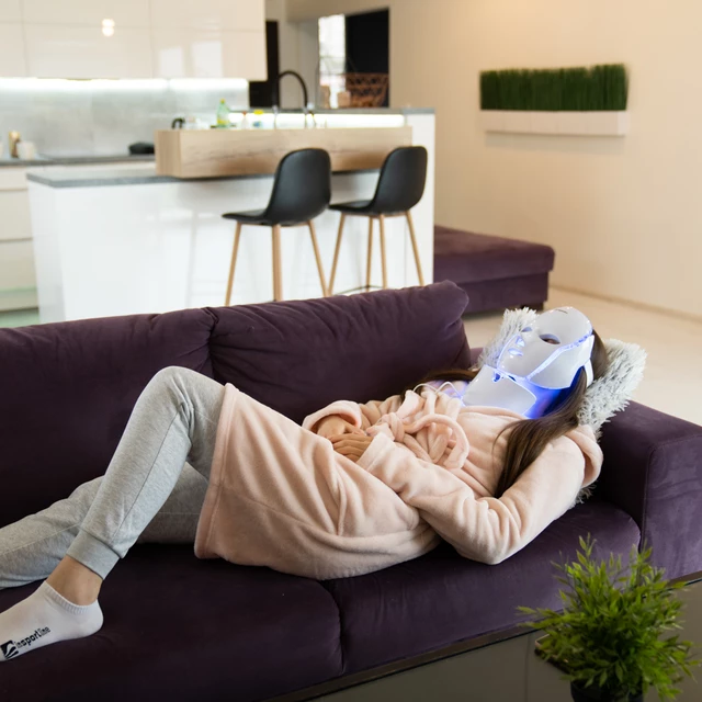 inSPORTline Hilmana pflegende LED-Gesichts- und Nackenmaske