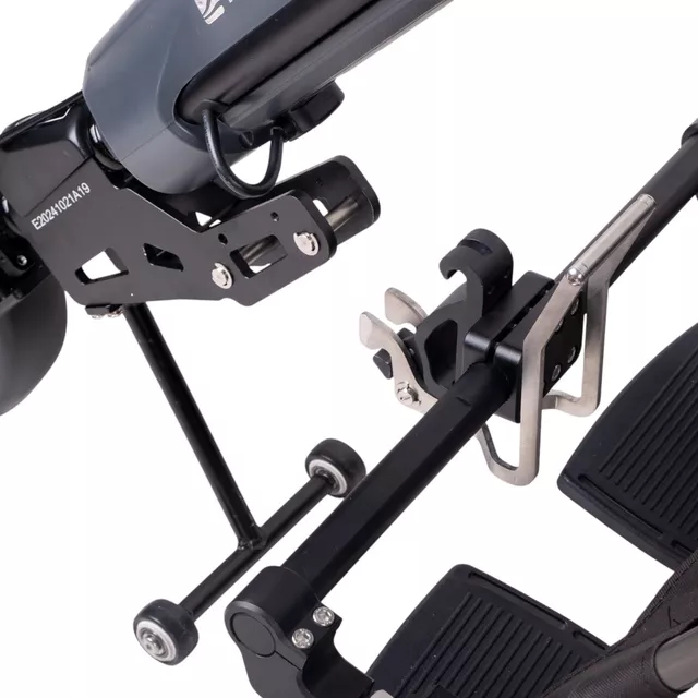 Mechanischer Faltrollstuhl inSPORTline Jakesully lightweight mit Oppatia-Antrieb