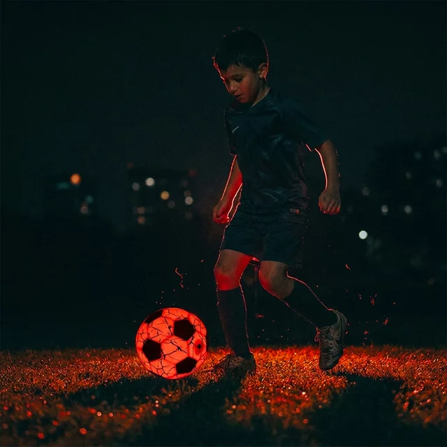 Leuchtender Fußball inSPORTline Lumikick mit LED-Beleuchtung, Größe 5