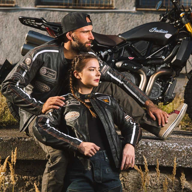 W-TEC SmokinJoe Motorradstiefel - beige mit rotem Streifen